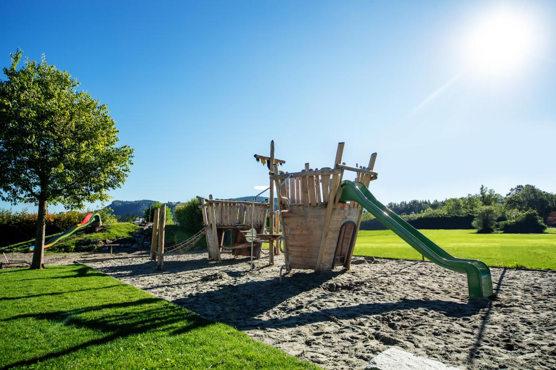 Spielschiff für Uetendorf / Bateau pour Uetendorf